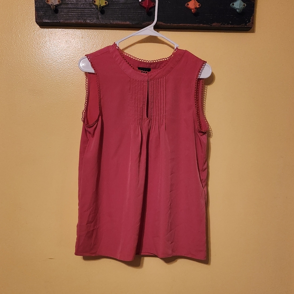 Ann Taylor women's pink sleeveless blouse. Size small.